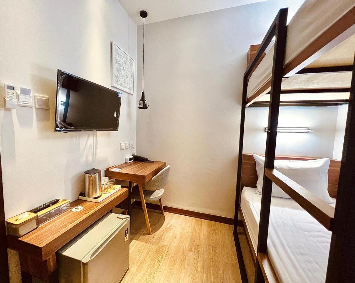 Oxy Suites G-03 At Shop House Meisterstadt Pollux Habibie Batam Kültér fotó