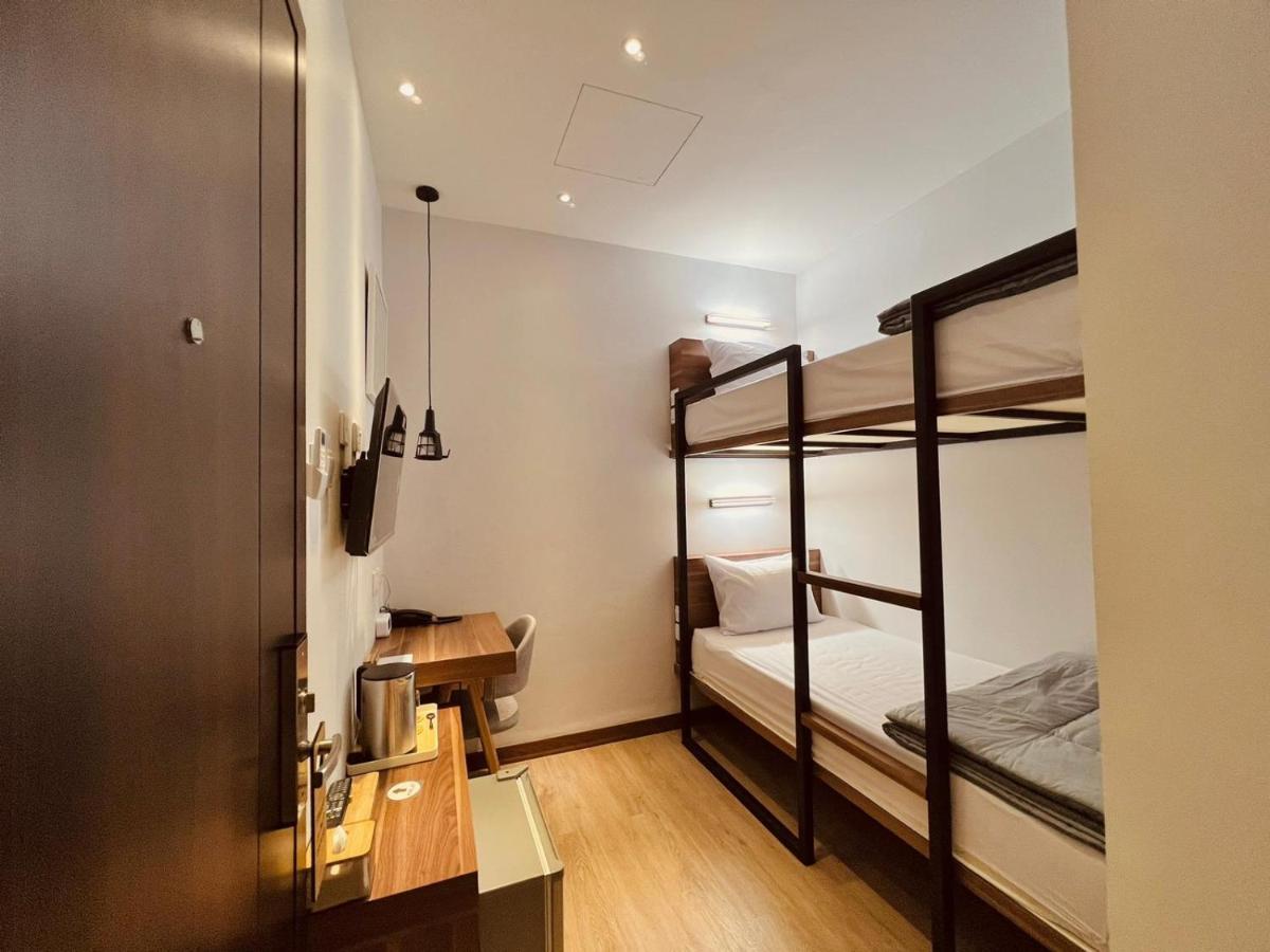 Oxy Suites G-03 At Shop House Meisterstadt Pollux Habibie Batam Kültér fotó